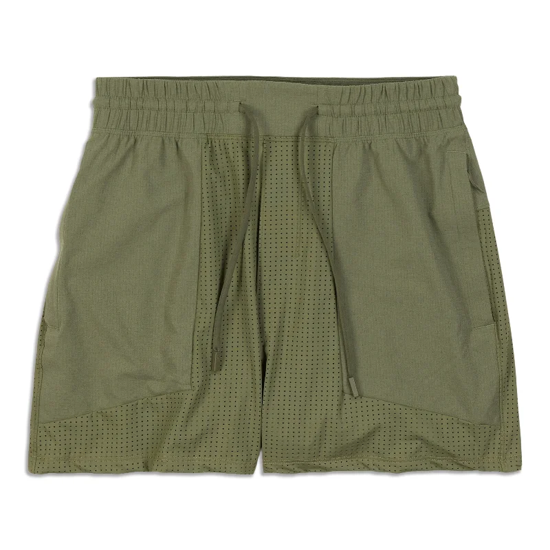 Exquisite Details In The Key Short - Resale