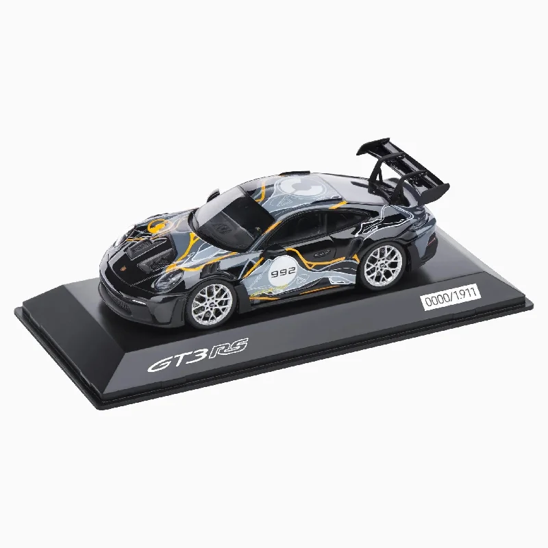 Porsche 911 GT3 RS (992) Model Car 1:43 Scale - Weissach