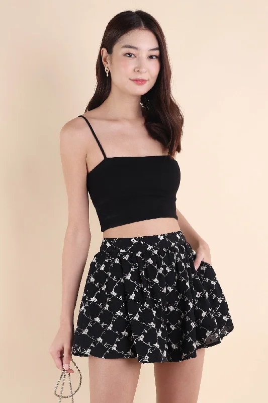 HART FLARE SHORTS IN BLACK